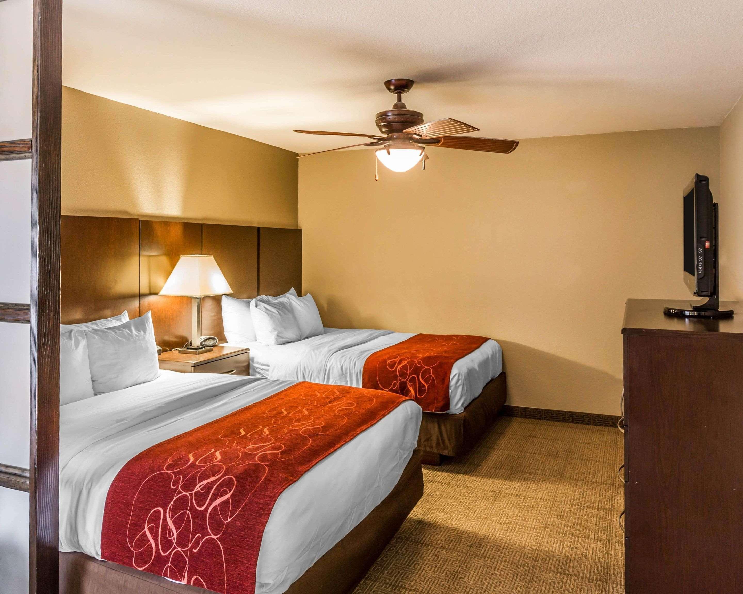 Comfort Suites Commerce Buitenkant foto