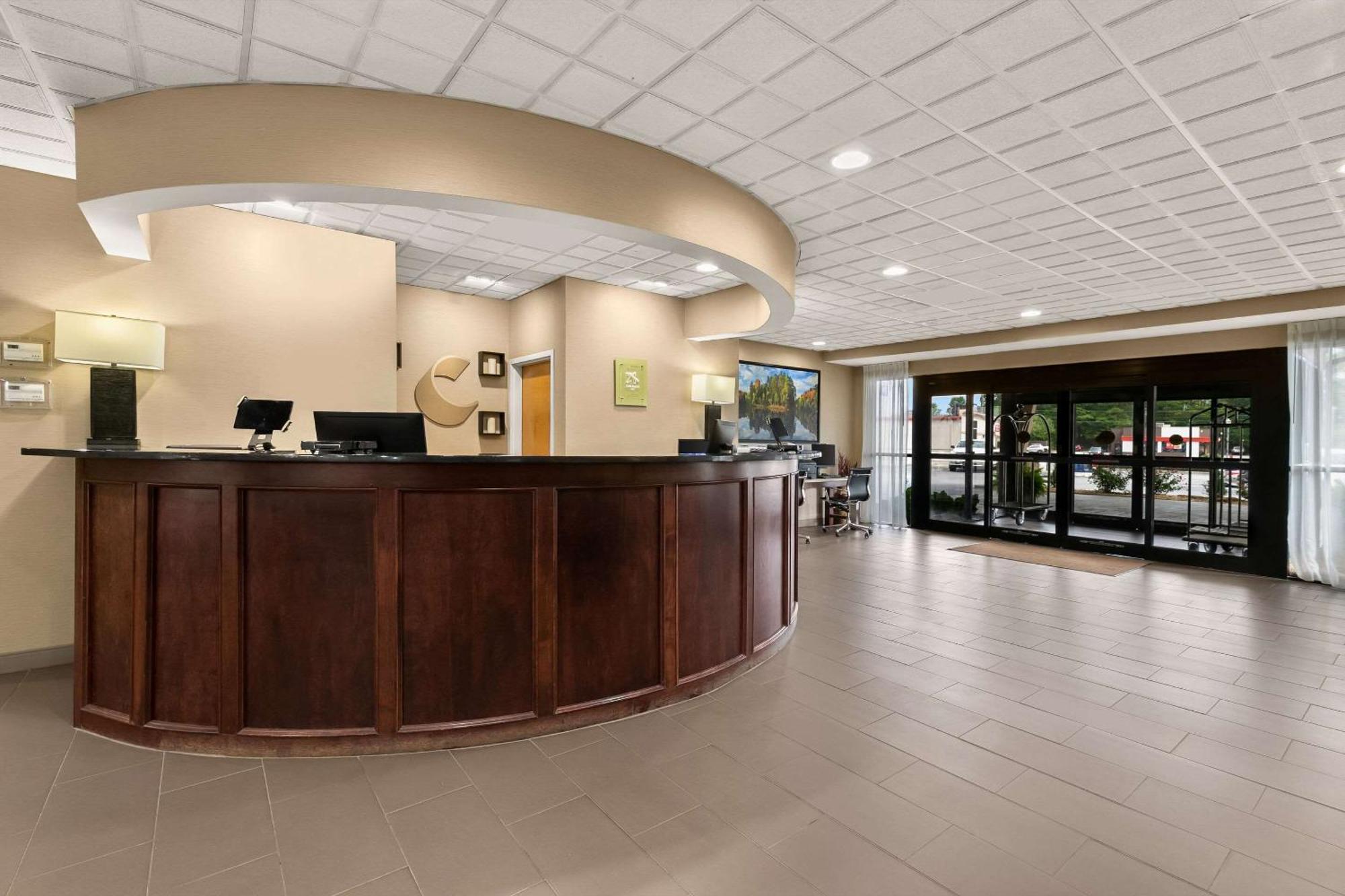 Comfort Suites Commerce Buitenkant foto