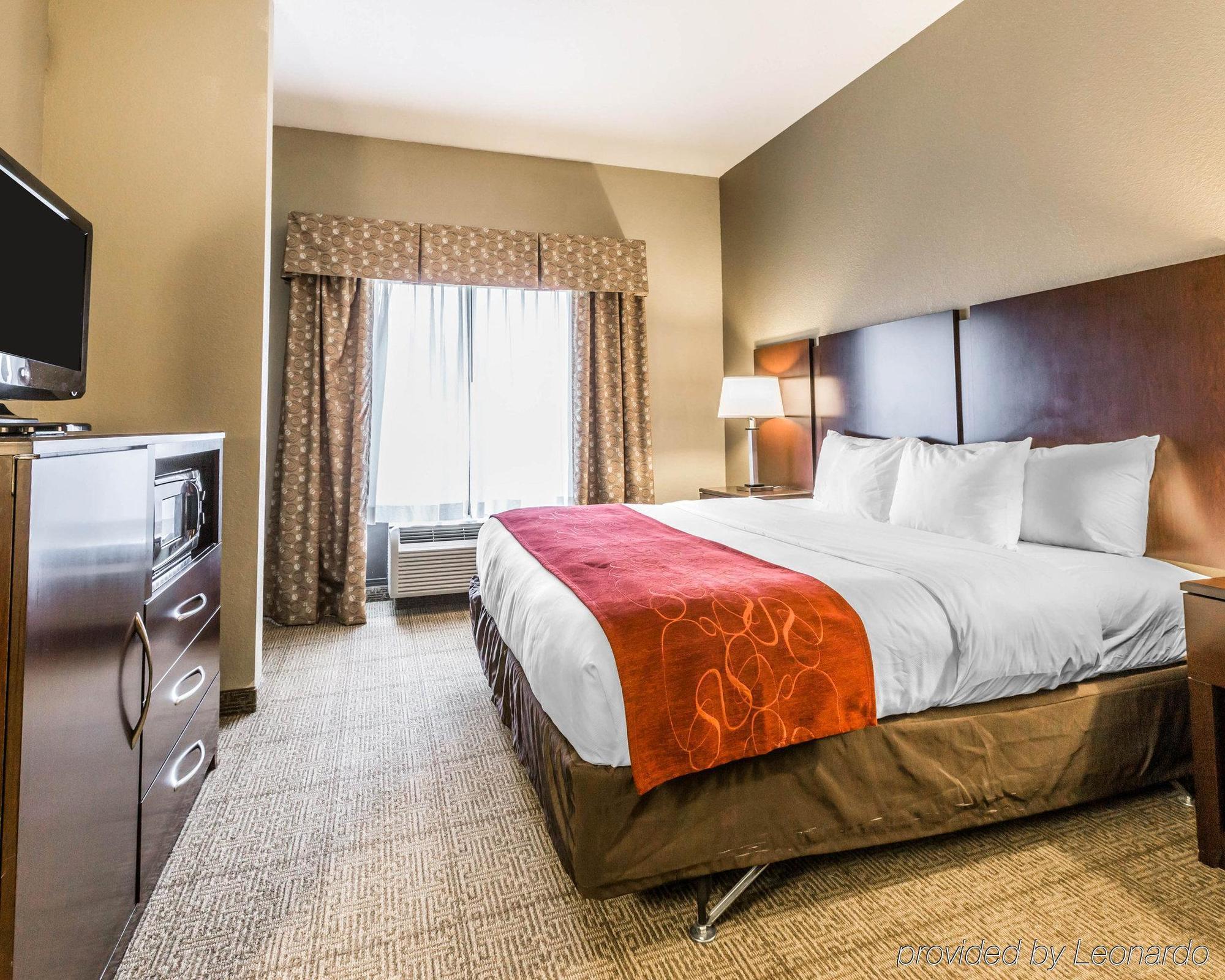 Comfort Suites Commerce Buitenkant foto